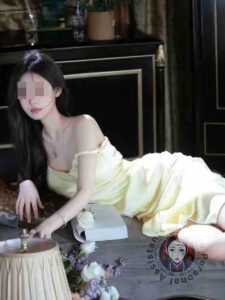China Private Assistant - Scarlett
